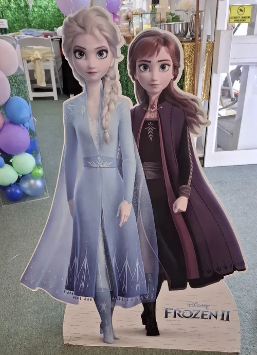 Frozen - Elsa & Ana Cut out (Freestanding Prop)