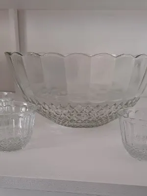 Glass Punch Bowl With 10 x Glass Cups (must be returned rinsed)