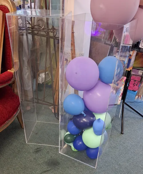 Acrylic Plinth 285x285x875mmH