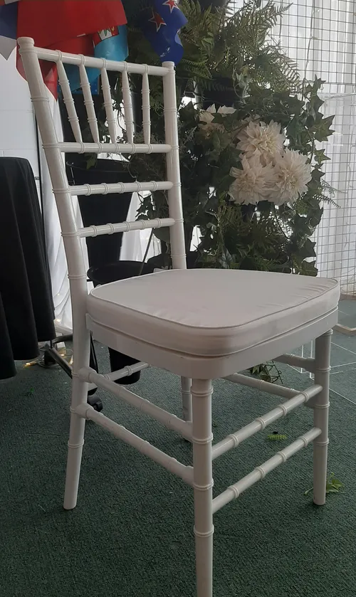 Chair Chiavari White with Cushion ( must be returned clean)
