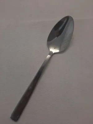 Dessert Spoon Hawthorne (must be returned rinsed)