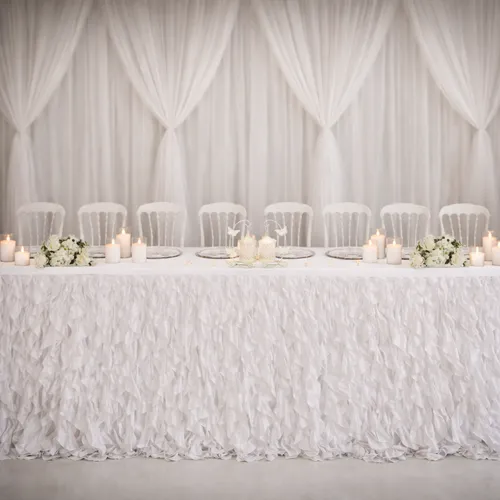 Head Table Dressing For 8 People 