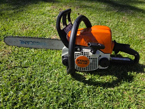 Chainsaw - Petrol