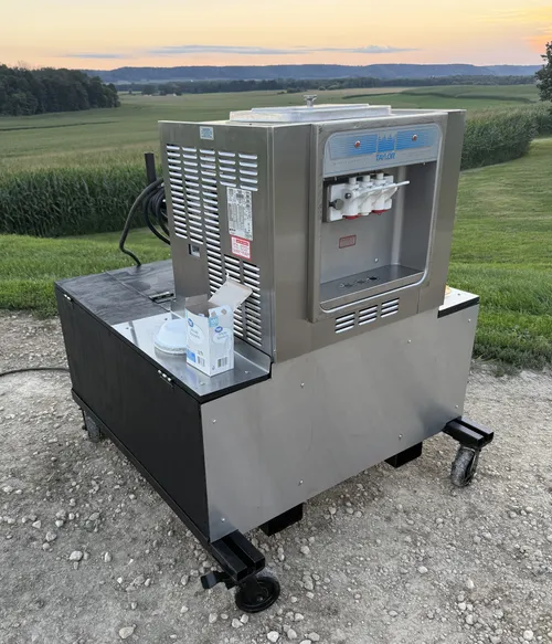 Soft Serve Ice Cream Machine (240v)