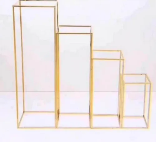 Geometric gold stands 