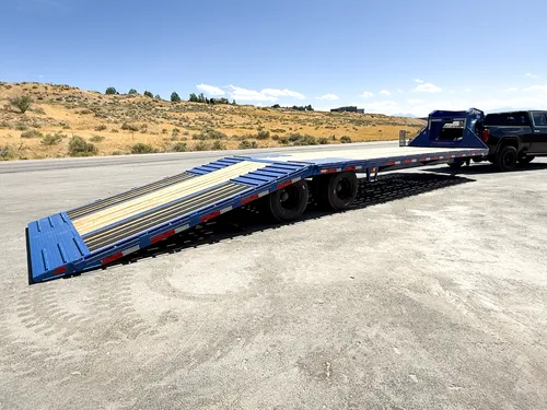 35' Diamond C FMAX 212 Gooseneck Trailer 25,900 Lbs GVWR Fully Hydraulic Dovetail and Landing Gear