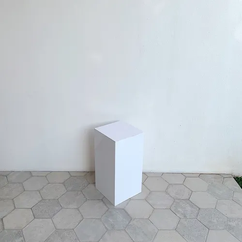 Pedestal cuadrado pequeño