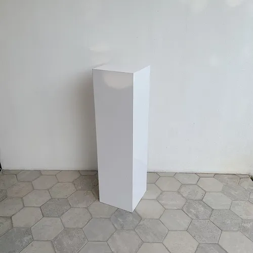 Pedestal cuadrado grande