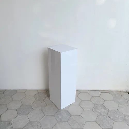 Pedestal cuadrado mediano