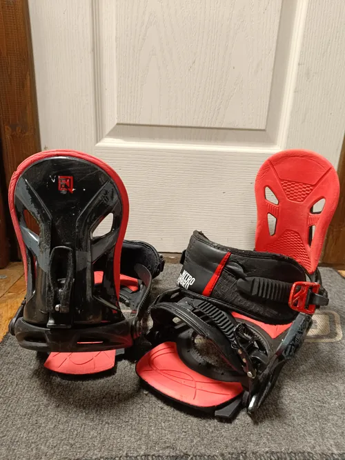 Snowboard kötés (2184) M/L NITRO piros 