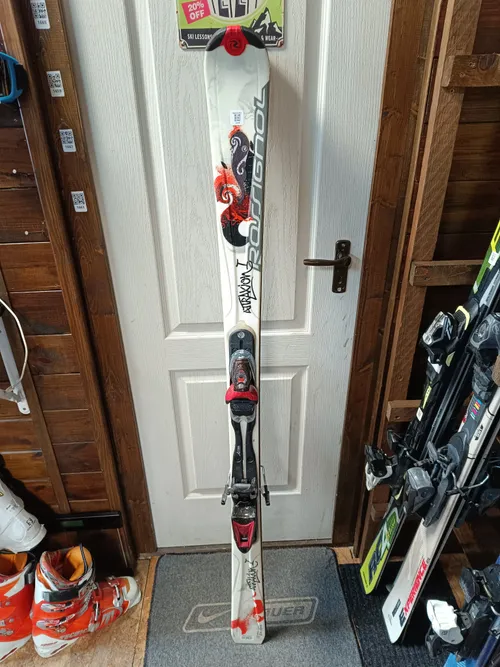 Síléc (2430) 154 Rossignol Attraxion