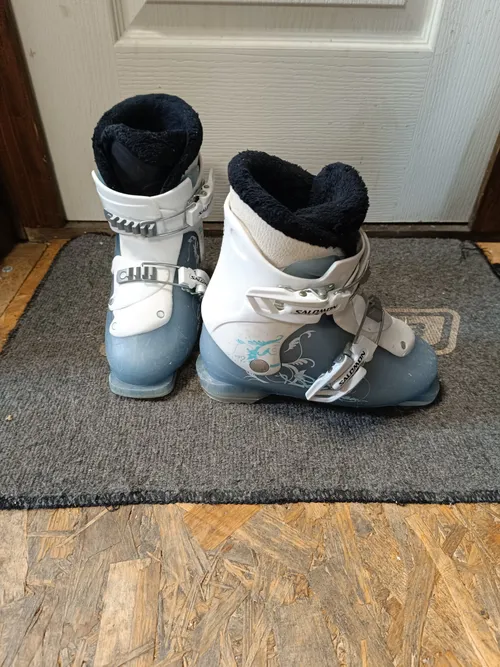 Síbakancs (2387) 21.5 / 33 240mm Salomon 