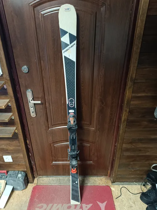 Síléc (2084) 176 Fischer Curv