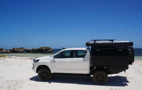 Toyota Hilux SR 4x4 Dual Cab (5 Seats)