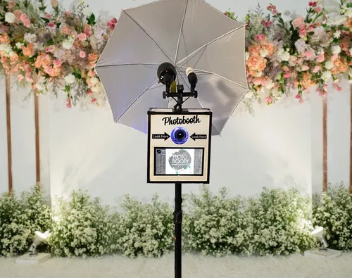 Photo Booth (Customer Pickup)