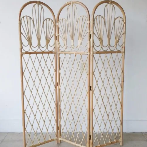 screen three panel