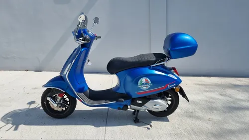 Vespa 125cc Sprint Automatic, Helm box, 2 Passengers