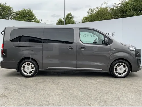 CITROEN Spacetourer XL, 9 seats, manual shift, 3-zone AC,big luggage compartment. 9 posti, doppie porte scorrevoli, AC 3-zona. ampio bagagliaio. Cambio manuale. Incl. 300km/day