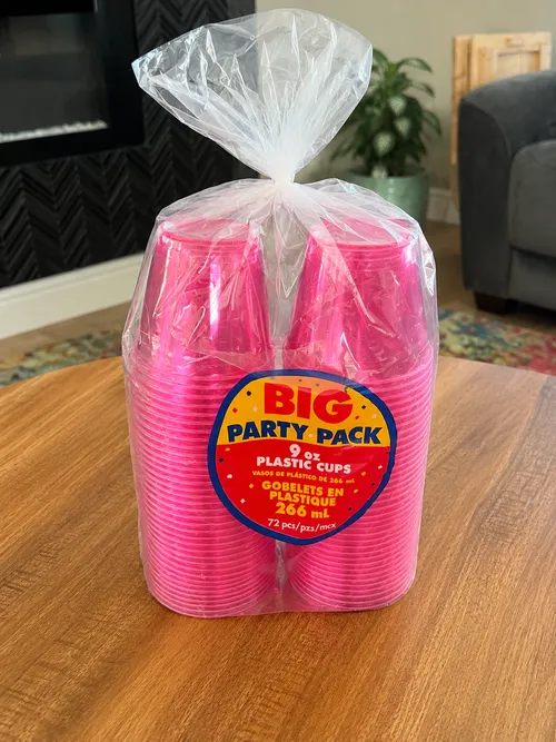 9 oz Plastic Cups- Hot Pink (72 count)