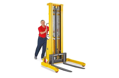 Semi-Electric Straddle Stacker - 137