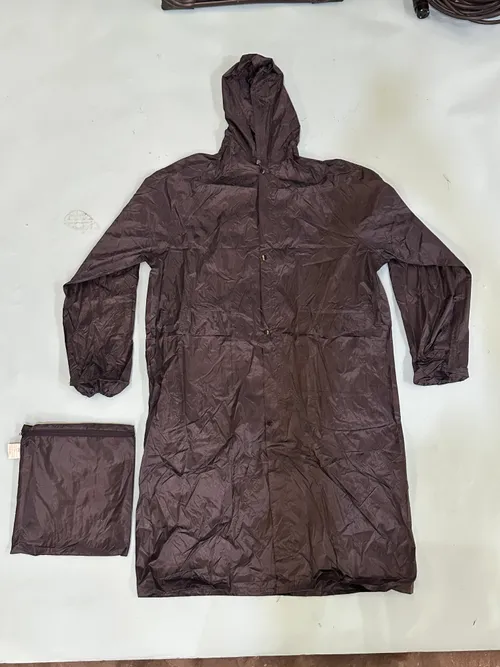 Poncho Impermeable Oscuro-401813