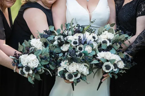 FLORALS: bride + bridesmaids bouquets [black+white collection]