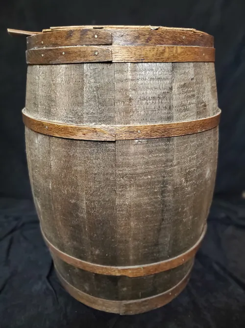 BARREL: decor barrel, light in weight