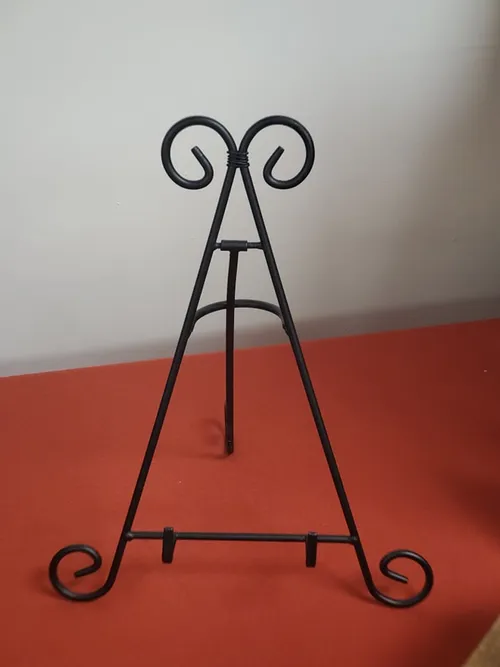 EASEL: black metal table easel scroll