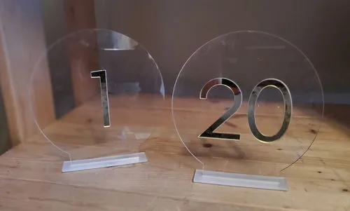 TABLE NUMBERS: round acrylic + gold 1-20