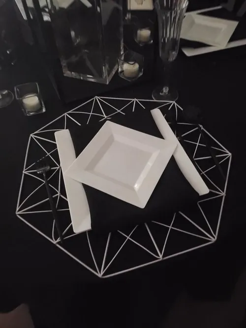 TABLESCAPE: 7 sided white geo wreath design (max  8) [black+white collection]