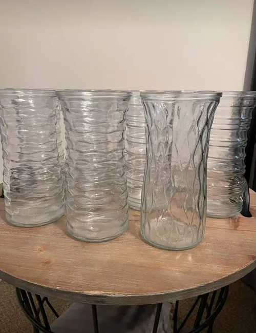 FLORALS: bridemaid's vases clear (max 12)