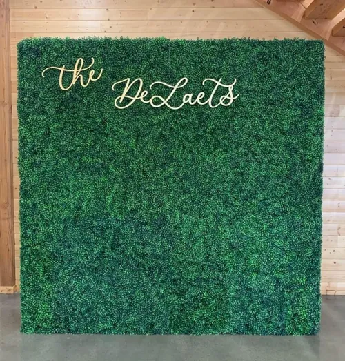 BOXWOOD WALL DECOR: 8 x 8 boxwood wall
