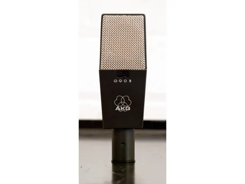 AKG C414B