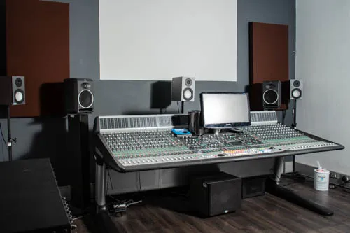 Icon Studio + Live Room B