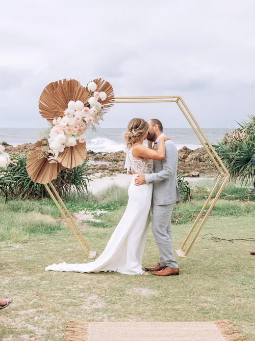 Geo Frame Arbour - Gold