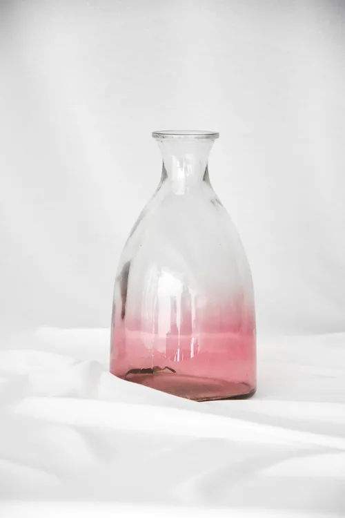 Ronde, roze flesvaas 