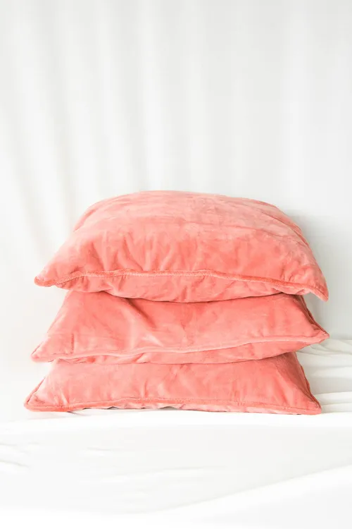 Vierkant kussen - koraal roze - velvet