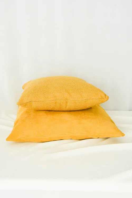 Vierkant kussen - oker geel