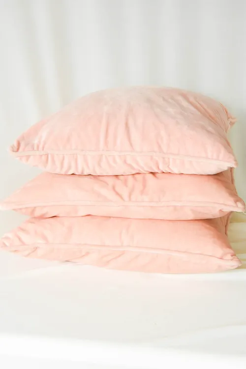Vierkant kussen - licht roze - velvet