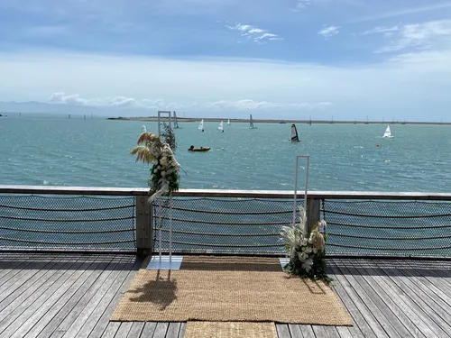 White Metal Floral Display Stand Set