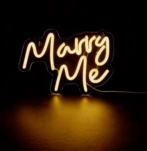 Neon Ligtht up 'Marry Me' sign 