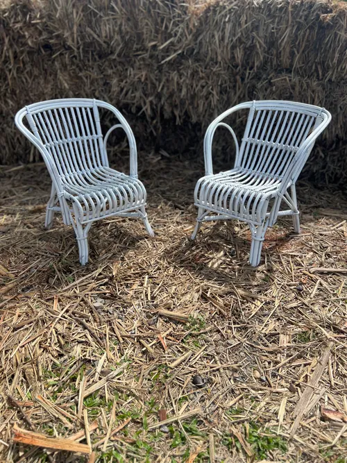 Kids white wicker chairs