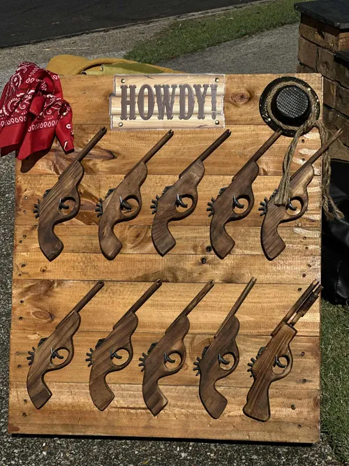 Rifle pallet display 