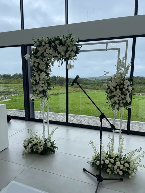 Gold Rectangular Arch