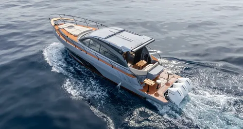 Hanover 45’ 2025 – Modern Elegance on the Water