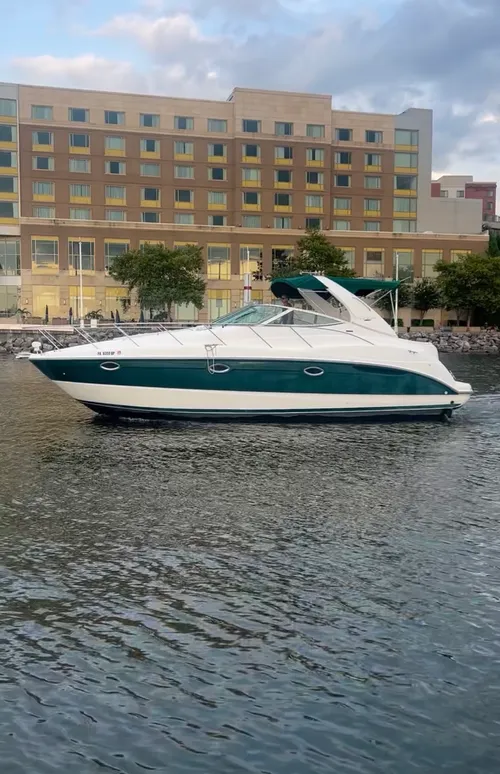  ⚓ Cruise in Luxury Aboard a 37' Sea Ray Yacht – Perfect for Private Gatherings!