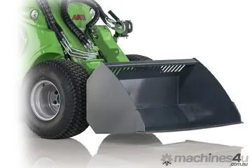 Avant 860i + 4 in 1 Bucket