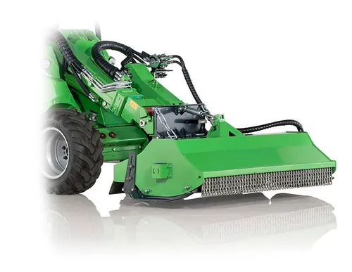 Avant 860i + Flail Mower