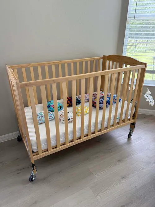 Full Size Crib + Newton + Little Sleepies
