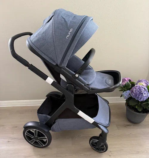 Nuna Demi Grow Stroller